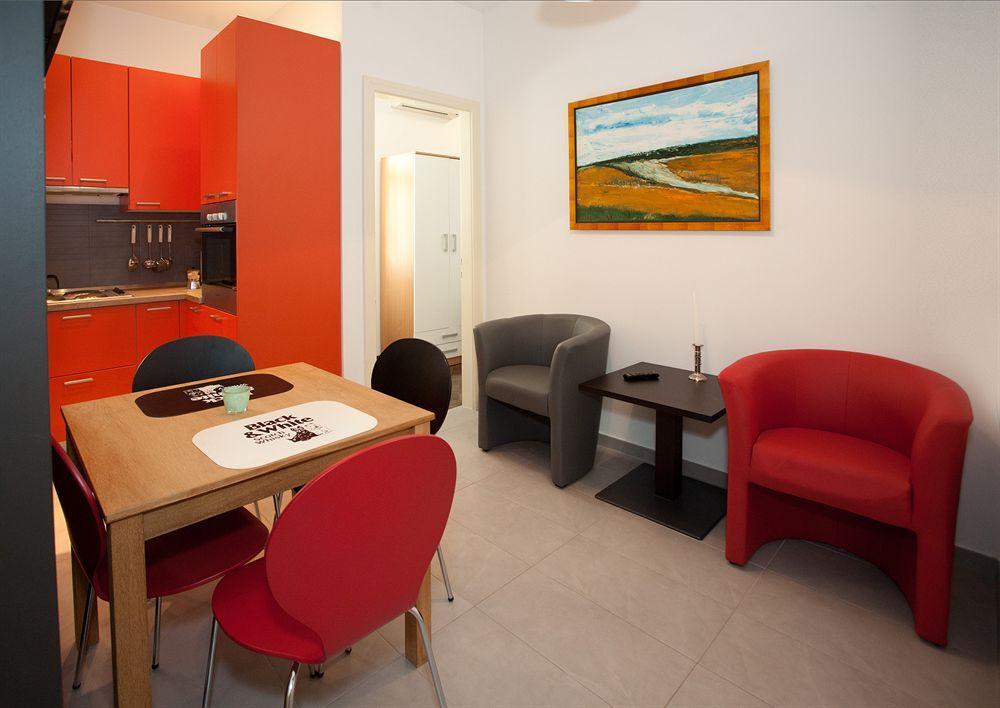 Cro Jet Set Apartments Spalato Esterno foto